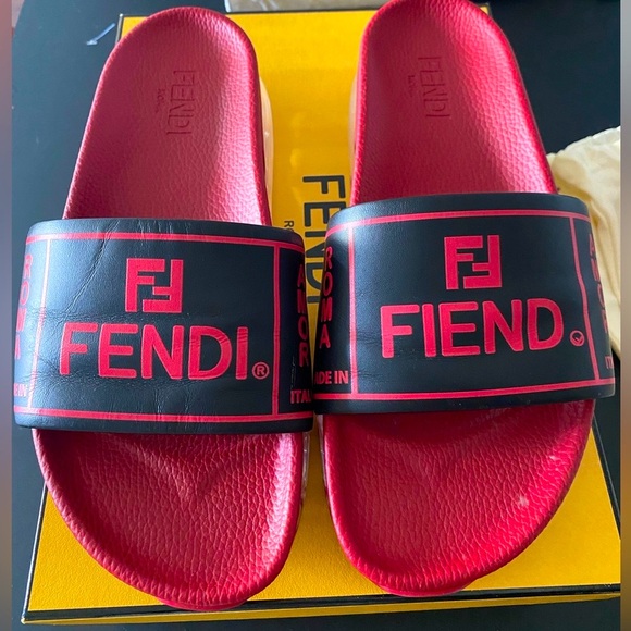 Fendi Other - FENDI Fiend Roma Amor black red leather air sole slides sandals